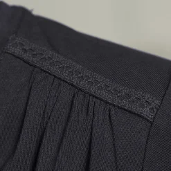 Baumwoll-Modal-Shirt mit V-Ausschnitt und Spitzenbesatz