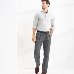 CLASSIC COMFORT. Bügelleichte Chino mit Bundfalten für Herren