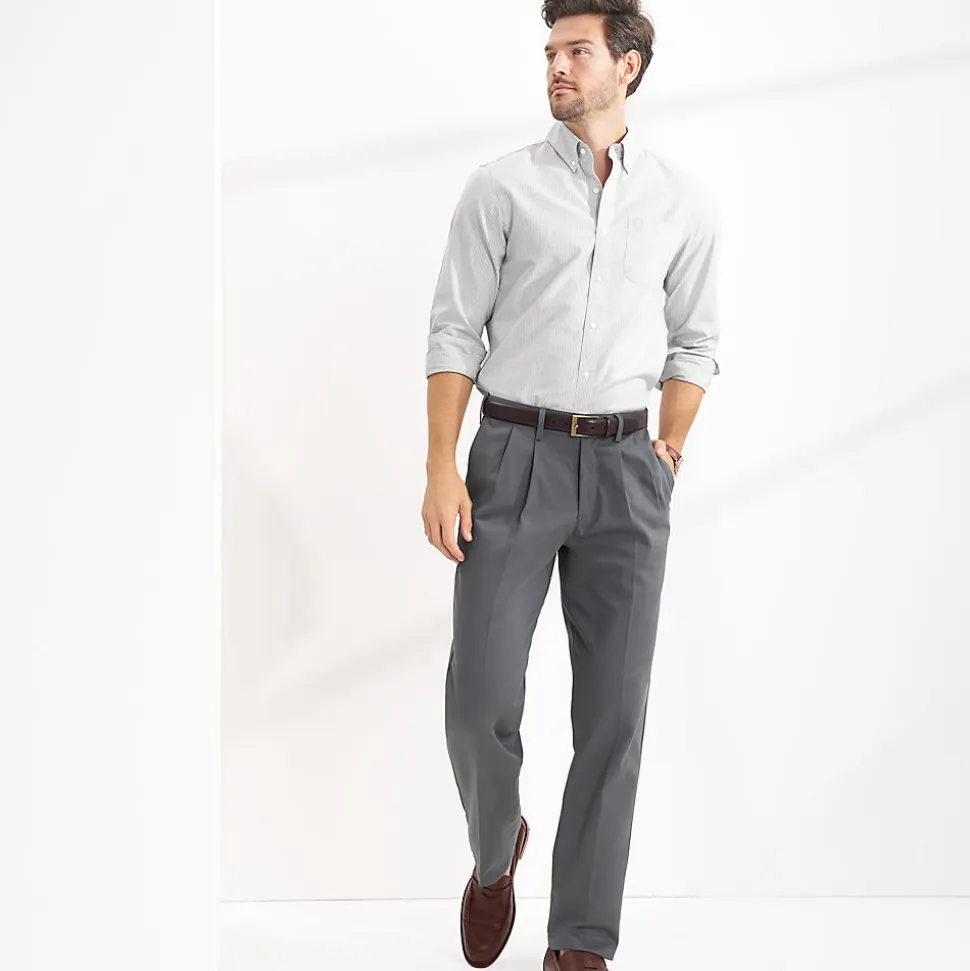 CLASSIC COMFORT. Bügelleichte Chino mit Bundfalten für Herren