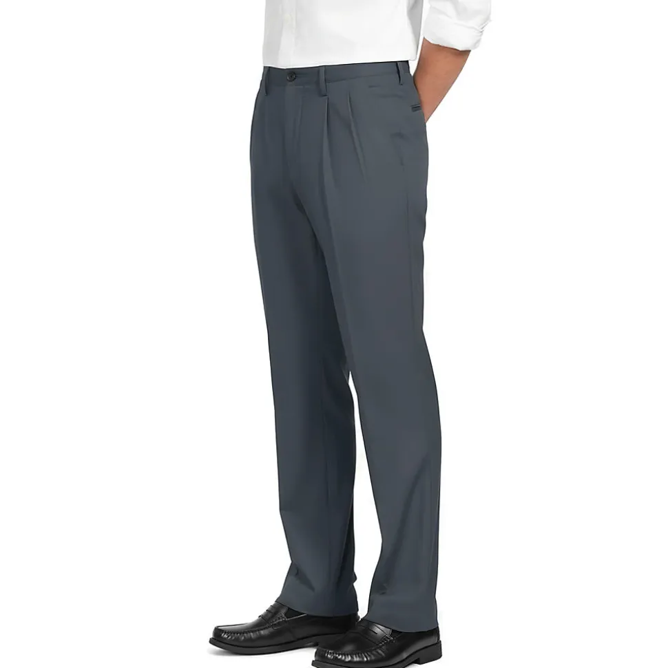 CLASSIC COMFORT. Bügelleichte Chino mit Bundfalten für Herren