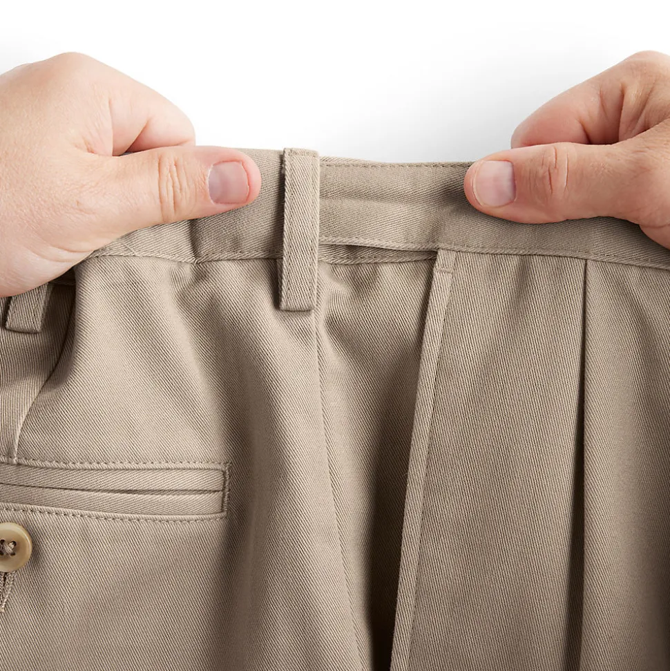 CLASSIC COMFORT. Bügelleichte Chino mit Bundfalten für Herren