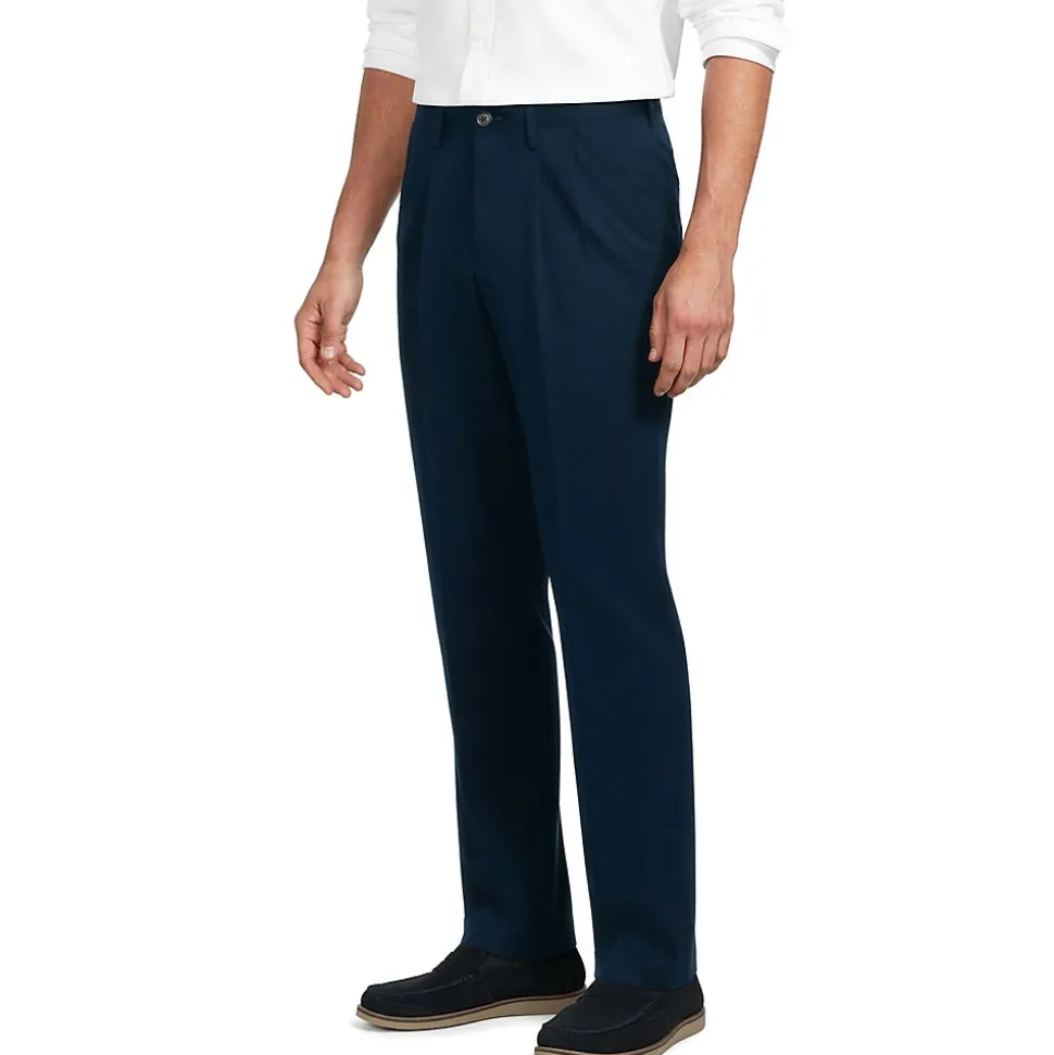 CLASSIC COMFORT. Bügelleichte Chino mit Bundfalten für Herren