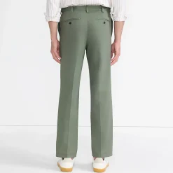 CLASSIC COMFORT. Bügelleichte Chino für Herren