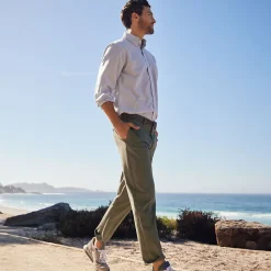 CLASSIC FIT Bügelleichte Chino