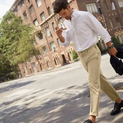 CLASSIC FIT Bügelleichte Chino